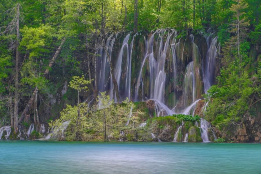Zadar: Plitvice Lakes Guided Day Tour With Tickets
