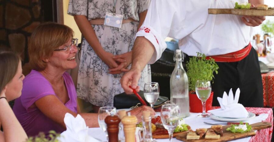 Zagreb: Restaurants and Food Walking Tour