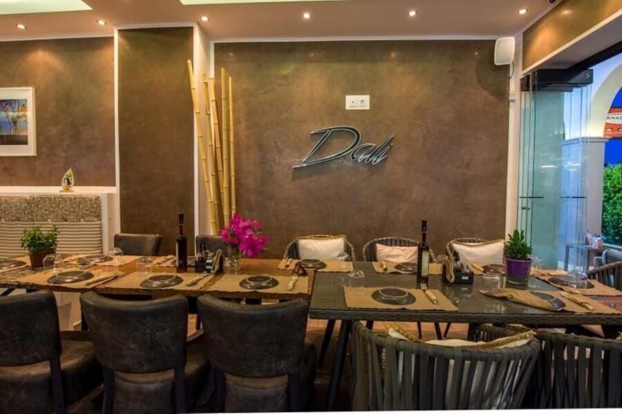 Zakynthos City Tour by Night With Transfer and Dinner