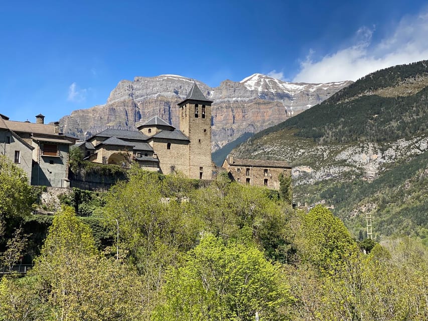 Zaragoza-Pyrenees: Hiking Through the National Park of Ordesa