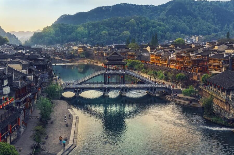 Zhangjiajie: Fenghuang Ancient Town+ Furong Town 2-Days Tour