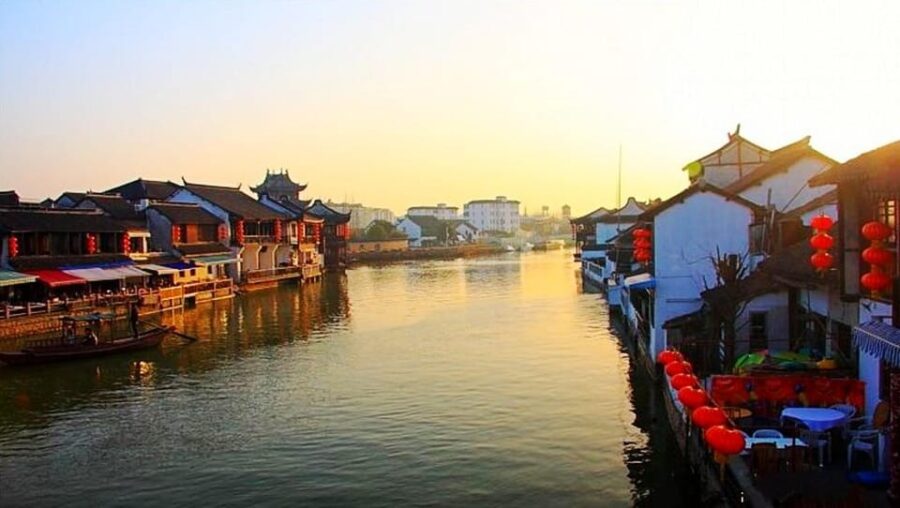 Zhujiajiao With Amazing Night Lights and Bar Experience