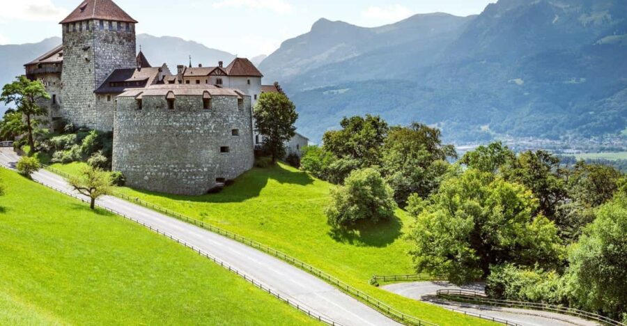 Zurich: Liechtenstein, Austria, Germany and Swiss Day Trip