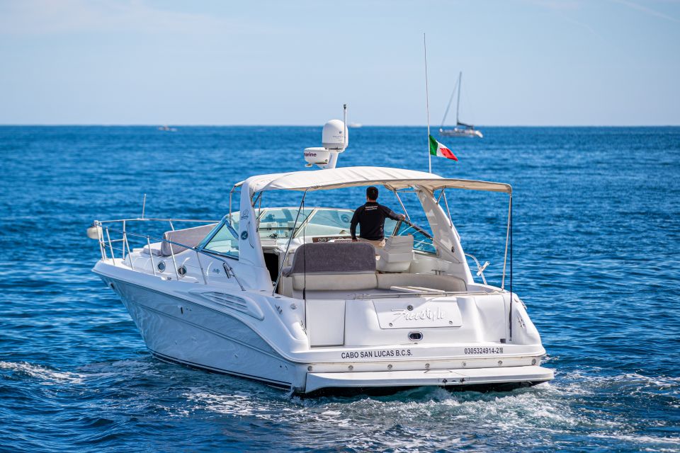 Cabo San Lucas: Luxury Yacht Cruise - Yacht Experience and Features