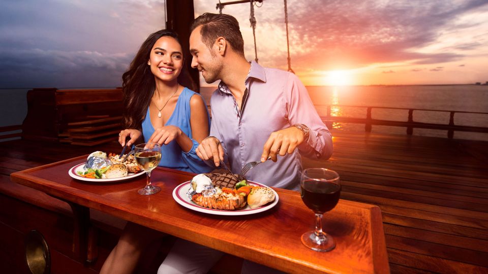 Cancun: Columbus The Romantic Dinner Cruise - Dinner Options