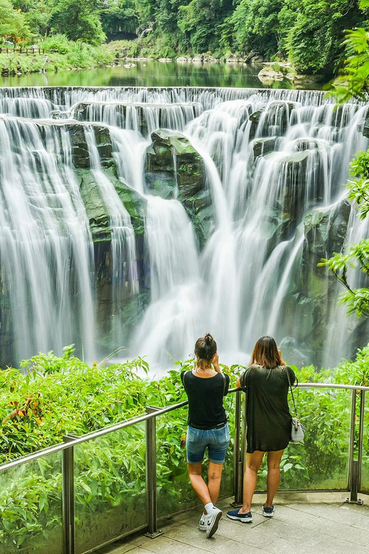 🏮Discover Taiwans Charms: Jiufen & Shifen Private Day Tour - Itinerary Details
