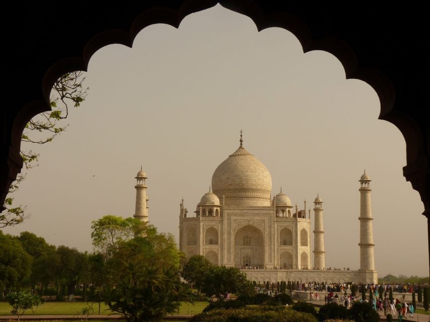 From Bangalore: Taj Mahal 2-Day Tour With Flights and Hotel - Itinerary Details: Day 1