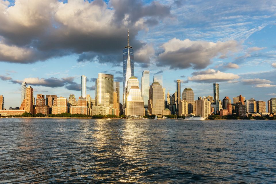 New York City: Sunset Yacht Cruise - Experience Highlights