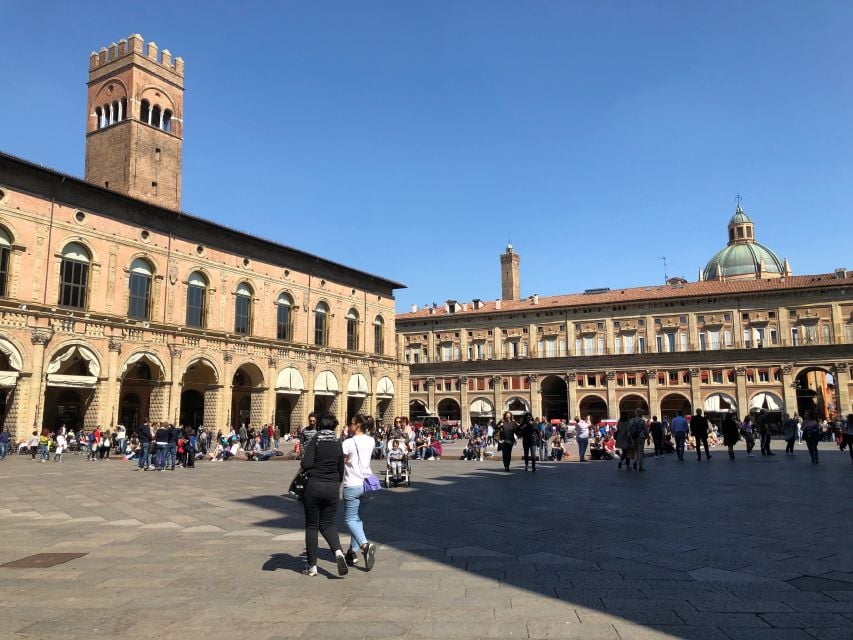 Bologna: Guided Architecture Walking Tour - Itinerary Highlights