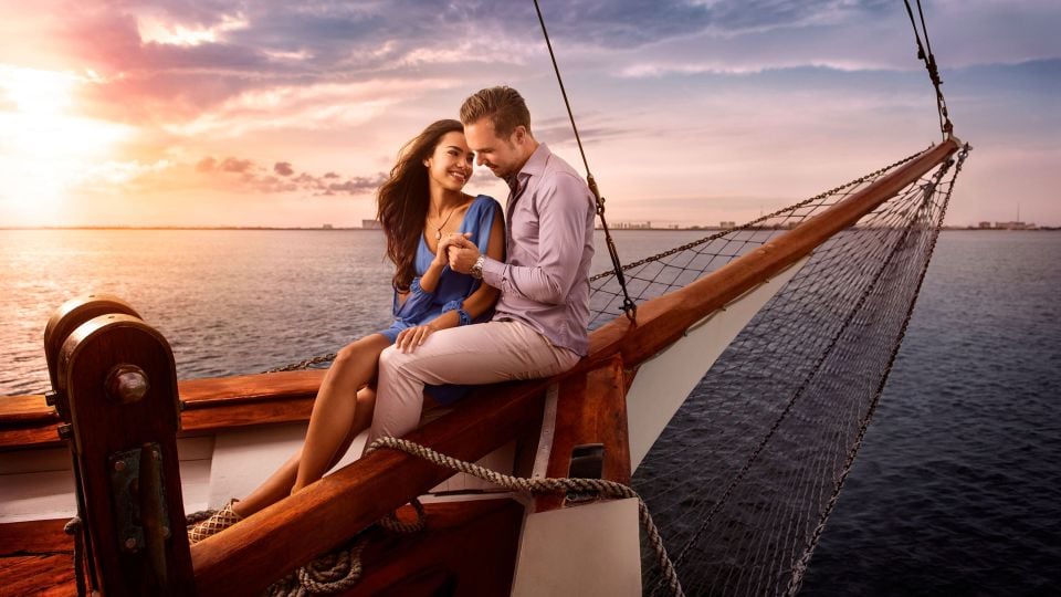 Cancun: Columbus The Romantic Dinner Cruise - Meeting and Pickup