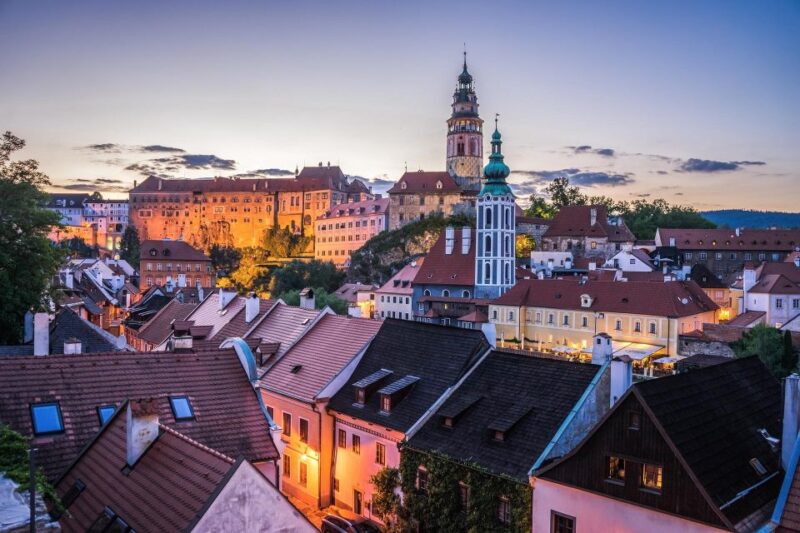 Fabulous Krumlov 💚💛🩷🩵💜 - Guided Walking Experience