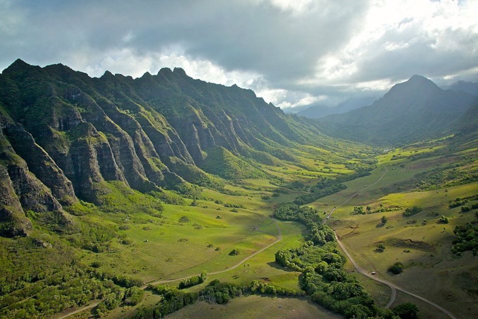 Oahu: Kualoa Movie Sites, Jungle, and Buffet Tour Package - Hollywood Movie Sites Tour