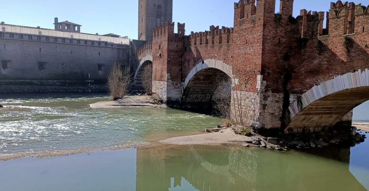 Verona: History and Hidden Gems Guided Walking Tour - Tour Experience