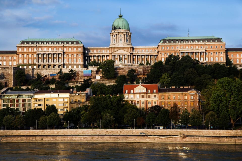 Budapest: Self-Guided Highlights & History Walking Tour - Participant Information