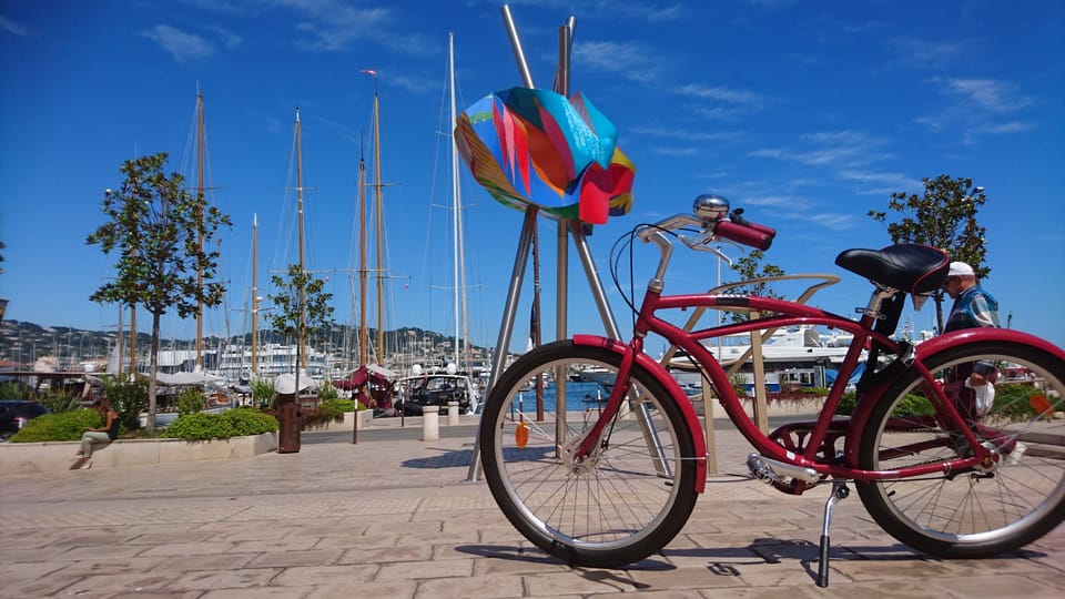 Cannes: Bike Rental - Bike Features and Safety Measures