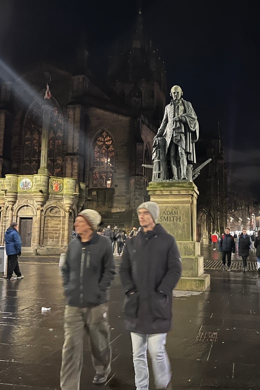 Edinburgh: Ghost and Dark Side of the City Walking Tour - Experience Highlights