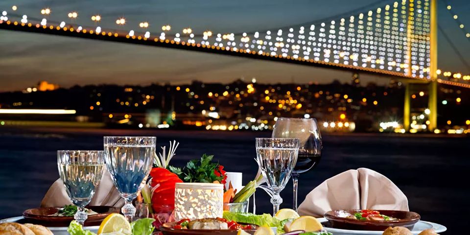 Istanbul: Dinner Cruise on the Bosphorus - Onboard Entertainment