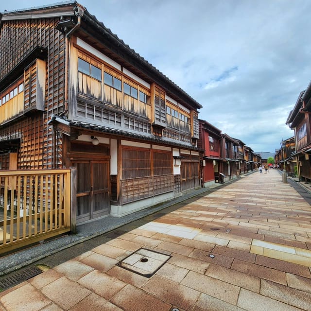 Kanazawa Walking Tour - Higashi Chaya District