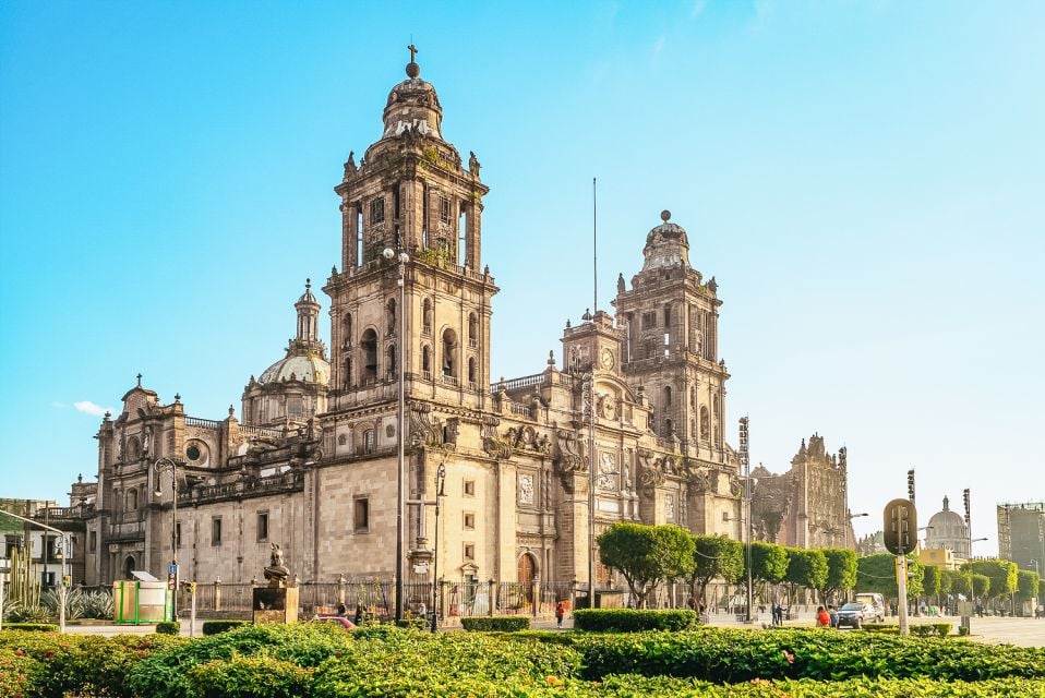 Mexico City: Hop-on Hop-off Bus Tour - Operational Details