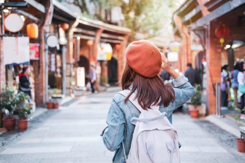 Sip & Savor: 🚠 Maokong Tea & Shenkeng Tofu Private Day Tour - Local Snacks and Shopping
