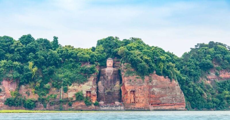1-Day Tour：Discovering Pandas & the Majestic Giant Buddha - Leshan Giant Buddha