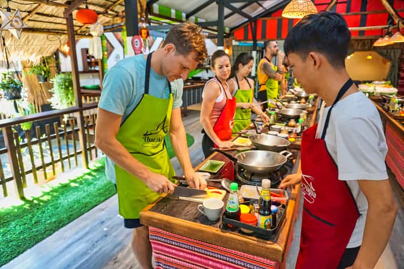 2 Best Shopping Tours In Chiang Rai