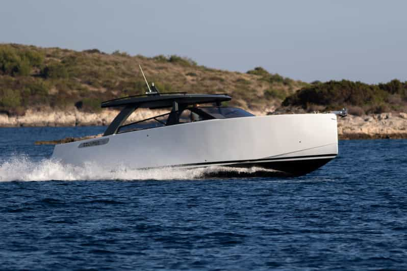 Hvar: Colnago 45 Speedboat Private Charter With Crew - Meeting Point and Directions