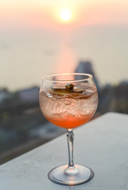 Pattaya: Sola Luna Rooftop at Grande Centre Point Space