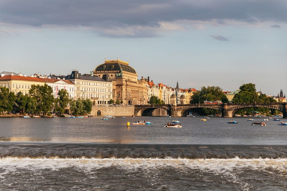 Prague: Sightseeing Dinner Cruise on Open-Top Glass Boat - Customer Feedback and Ratings