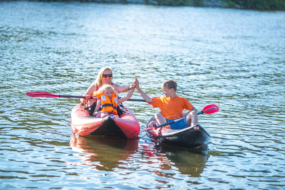 Prague: Vltava River Kayak Rental - Meeting Point and Transportation