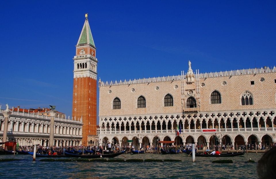 1-Hour Motor Boat Ride on Grand Canal - Exploring the Grand Canal