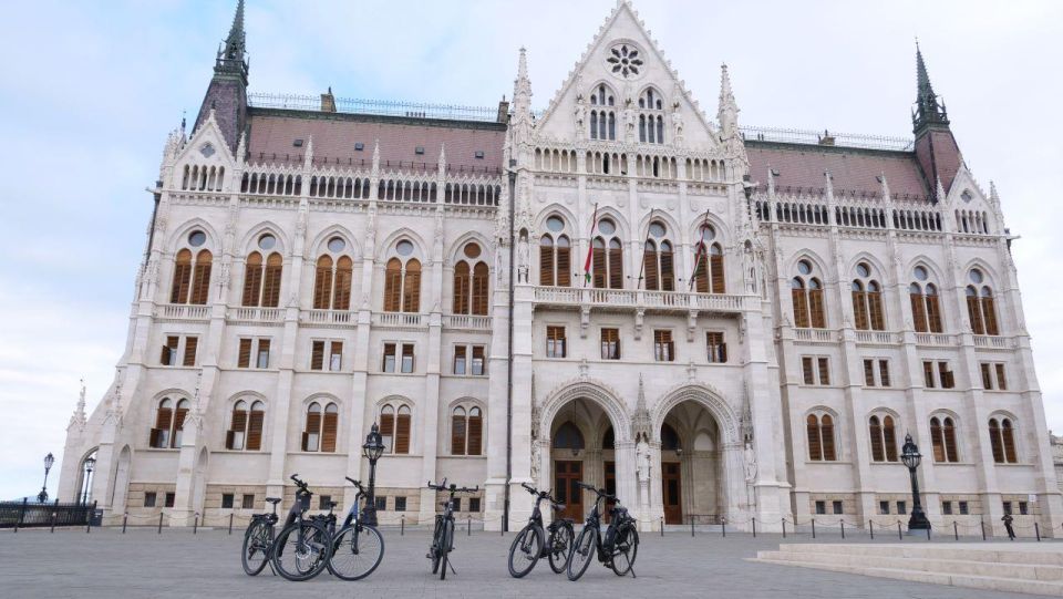 Budapest: Guided E-Bike Sightseeing Tour - Explore Buda and Pest