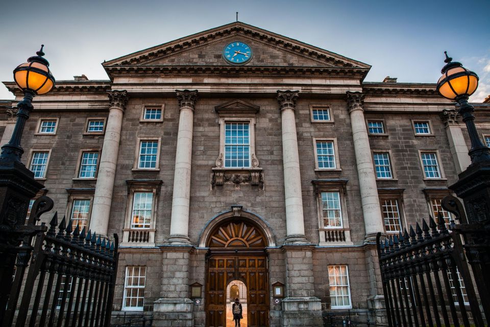 Dublin: Historic Guided Walking Tour & Dublin Castle Ticket - Meeting Point and Duration