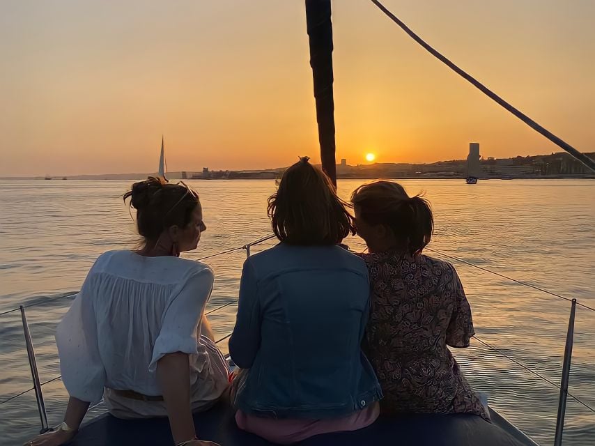 Lisbon: Private Tagus River Sunset Cruise on a Luxury Boat - Iconic Lisbon Landmarks