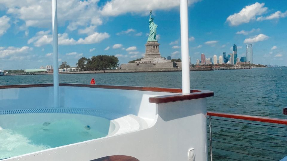 New York: NYC Hot Tub Boat Tour - Amenities and Inclusions