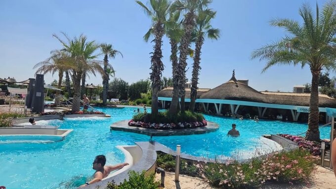 Therme:Spa Day at the Biggest Oasis of Relaxation《Bucharest》 - Recommended Experiences