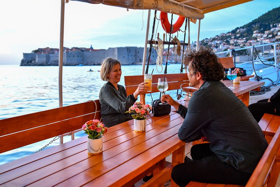 Dubrovnik: Sunset Dinner Cruise Around the Old Town - Onboard Dining Experience