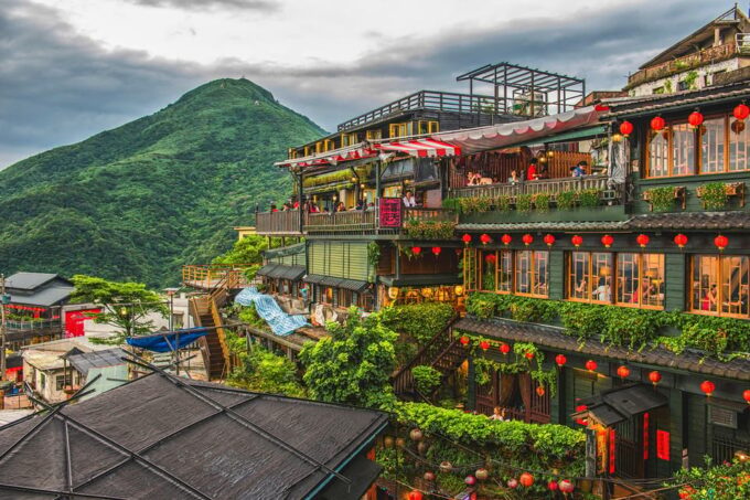 🚢 Keelung Cruisers Choice: Jiufen & Shifen Private Tour - Shifen Sights