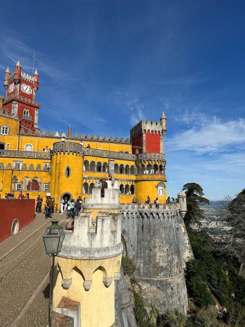 Sintra: Highlights Tour, Coastline and Cascais