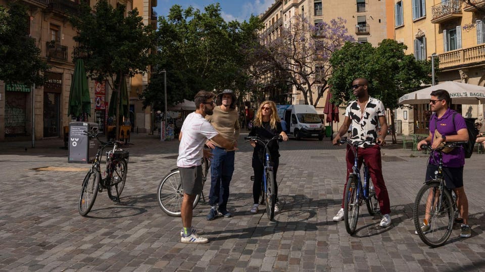 Barcelona: Old Markets With Tasting Tapas E-Bike Tour - Mercat Dels Encants