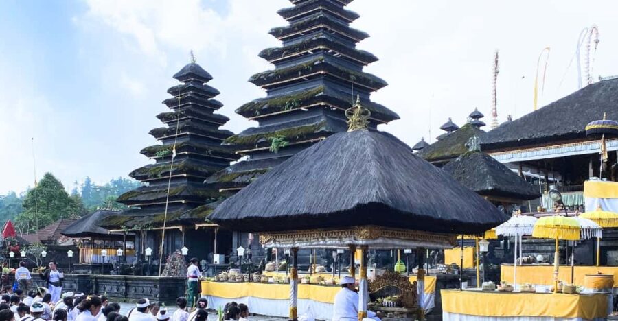 Balis Mother Temple : Besakih & the Universes Miniature