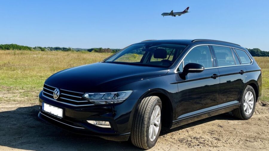 Budapest: Private Airport Transfer