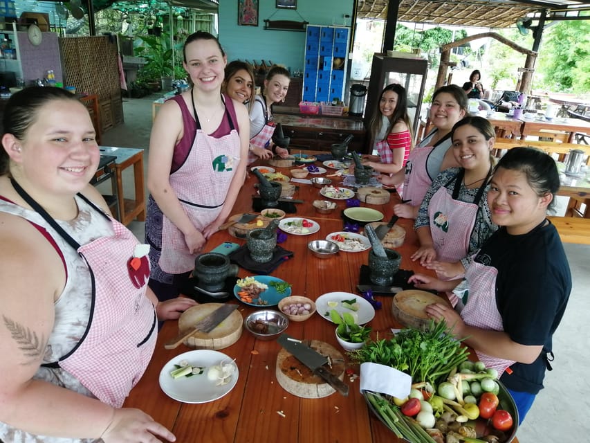 Chaing Mai : Cooking in Organic Farm With a Local Train Trip
