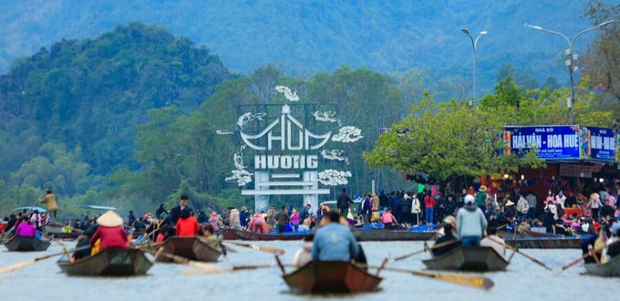 From Hanoi: Private Tour Incense Village & Perfume Pagoda