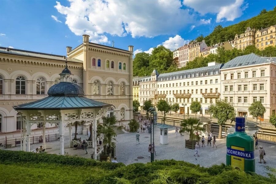 From Prague: Private Guided Tour to Karlovy Vary