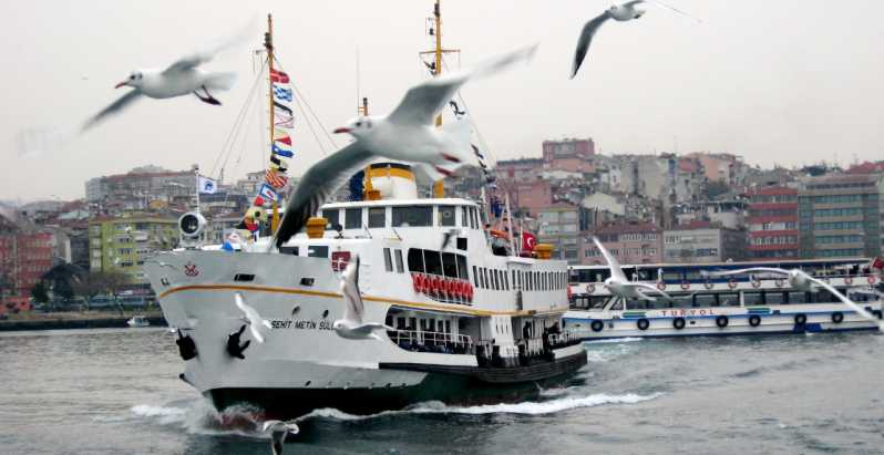 Istanbul: Bosphorus Morning Cruise With Breakfast