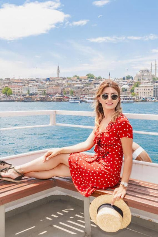 Istanbul: Half Day Bosphorus Cruise Guided Tour