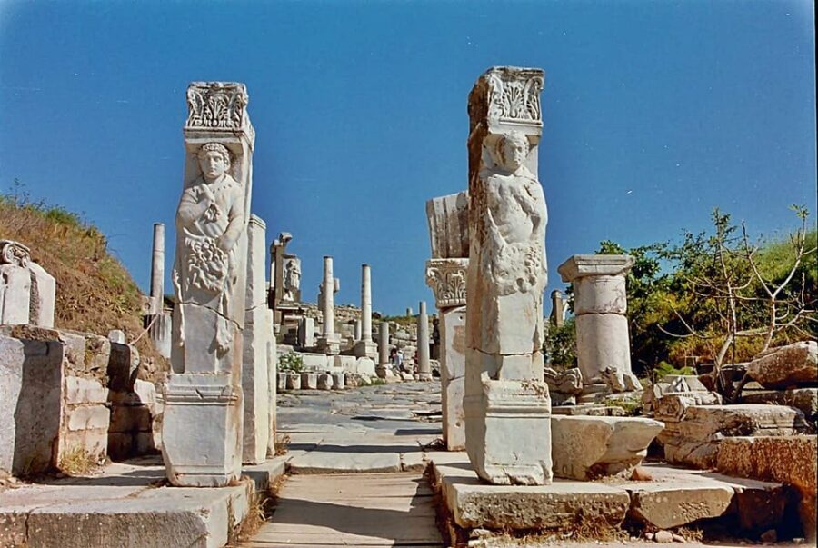 Kusadasi: Half Day Ephesus Tour With Terrace Houses