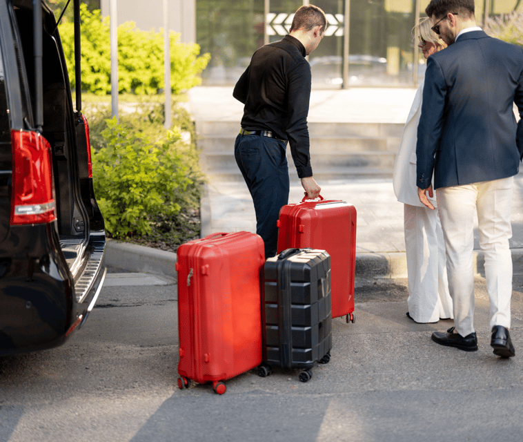 Manchester: Luggage Pick Up, Storage and Drop Off Service