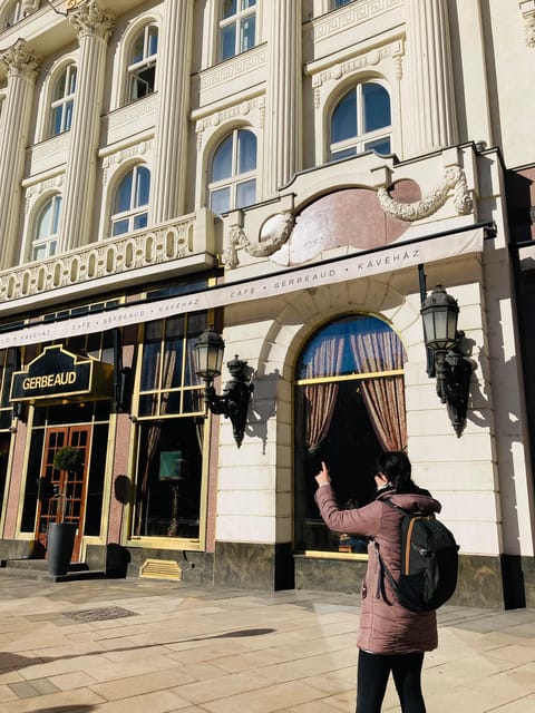 Short Budapest Sightseeing – With Pubquiz! (Beer Included!)